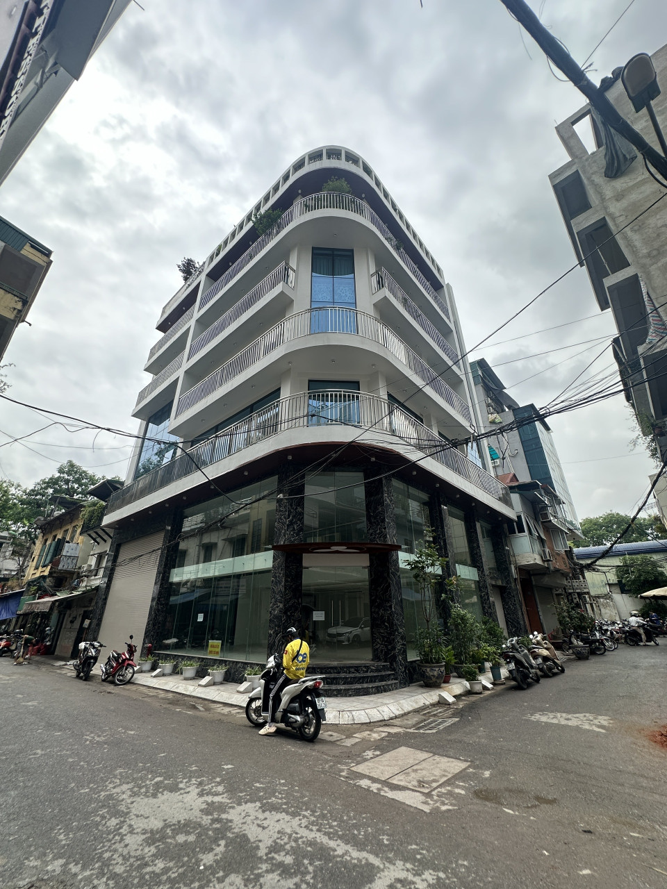 Bán đất ngõ Huế phố Huế 130m mặt tiền 8m hơn 50 tỷ