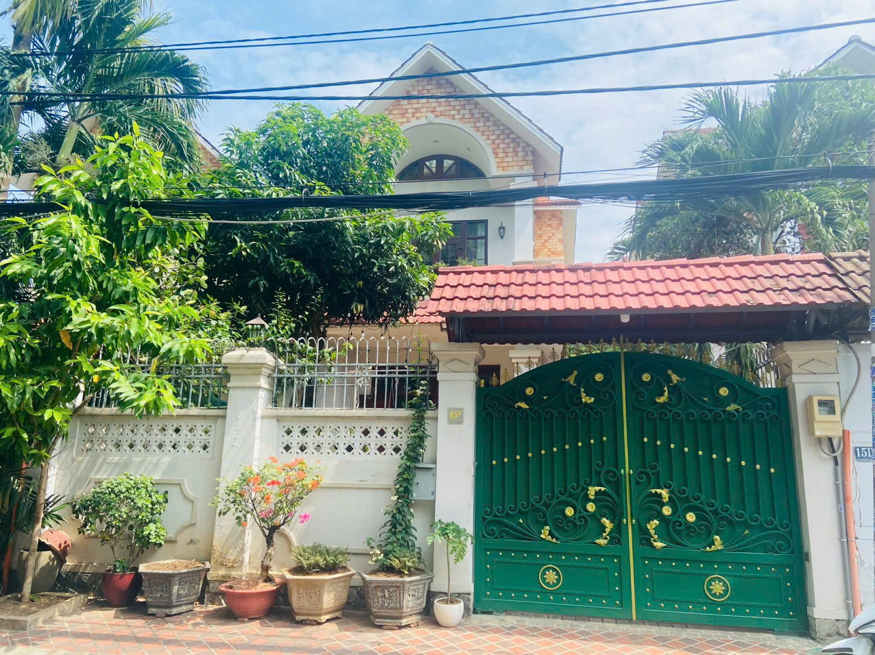 ban biet thu 15C Ngô Quang Huy, Thảo Điền, Quận 2, Tp. Thủ Đức.
-  DTKV: 203m2] - 65 TY