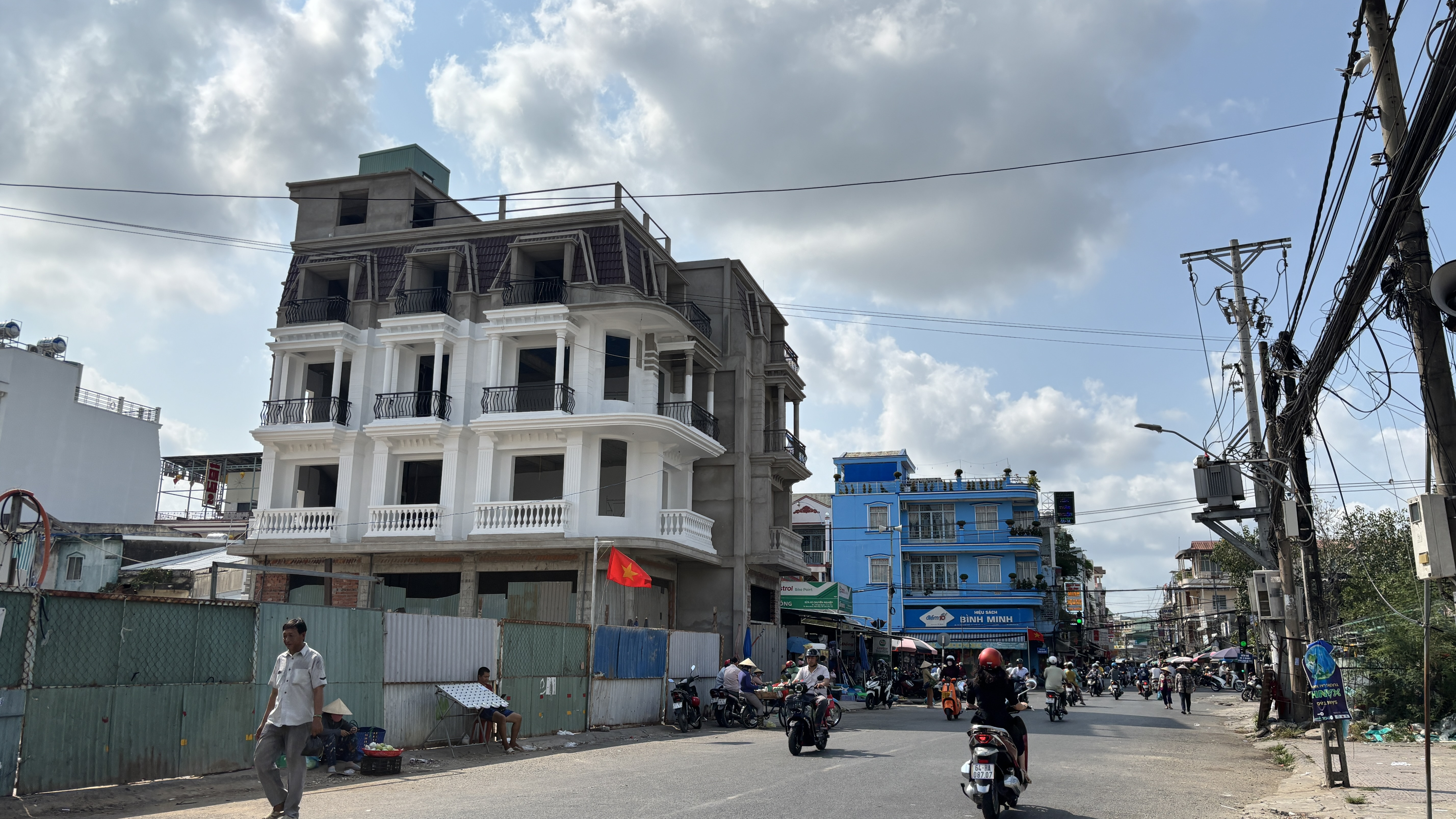 SHOPHOUSE 7M MẶT TIỀN ĐƯỜNG SỐ 1, TRUNG TÂM CHỢ CÁI VỒN