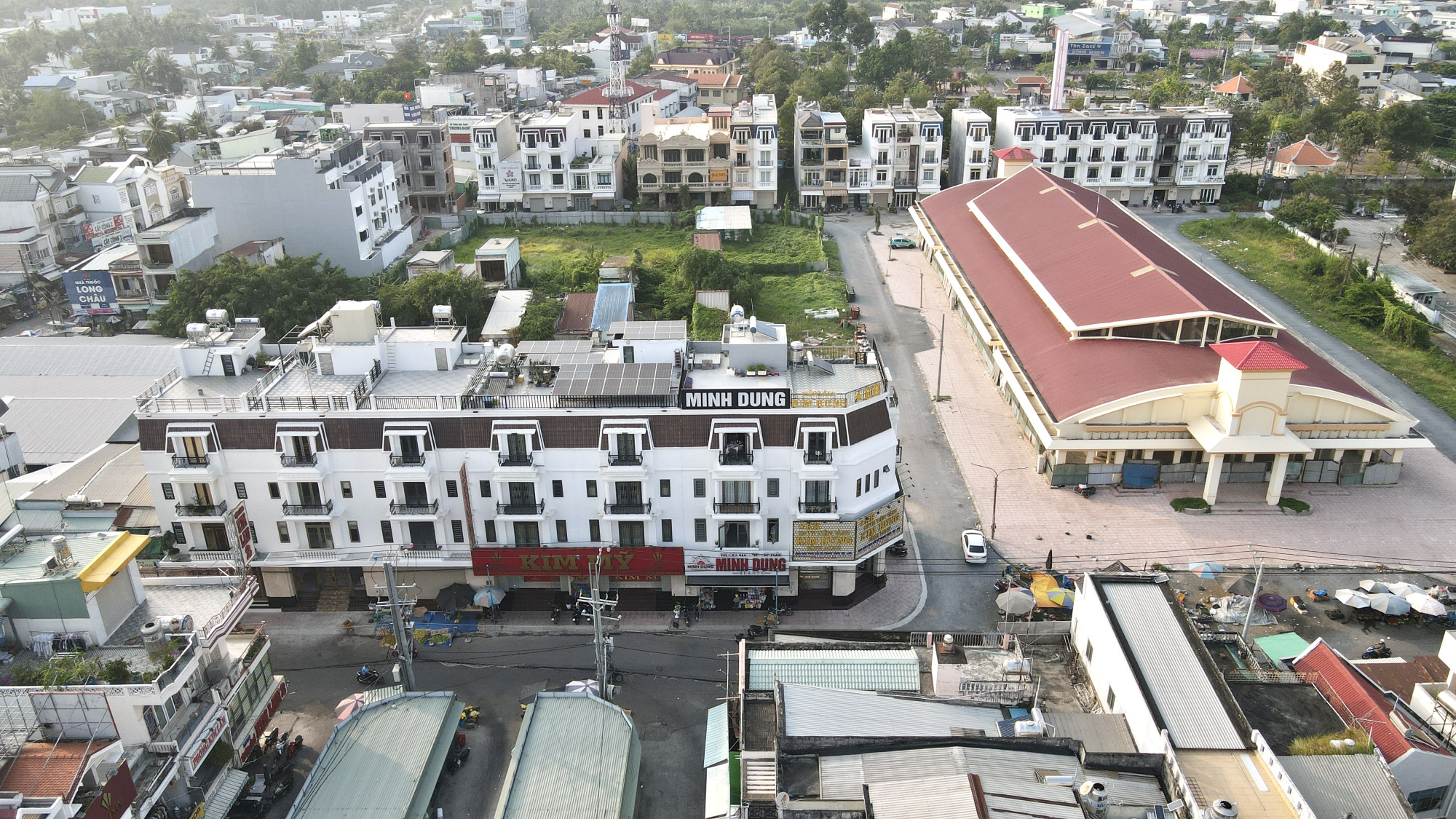 5 CĂN NHÀ PHỐ MẶT TIỀN VIP 7.5M - ĐẤU LƯNG DÃY TIỆM VÀNG PHAN VĂN NĂM