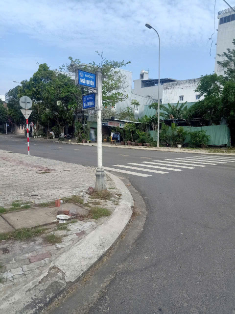 BÁN LÔ GÓC 2 MẶT TIỀN ĐƯỜNG NGÔ QUYỀN VÀ DÃ TƯỢNG SƠN TRÀ ĐÀ NẴNG.