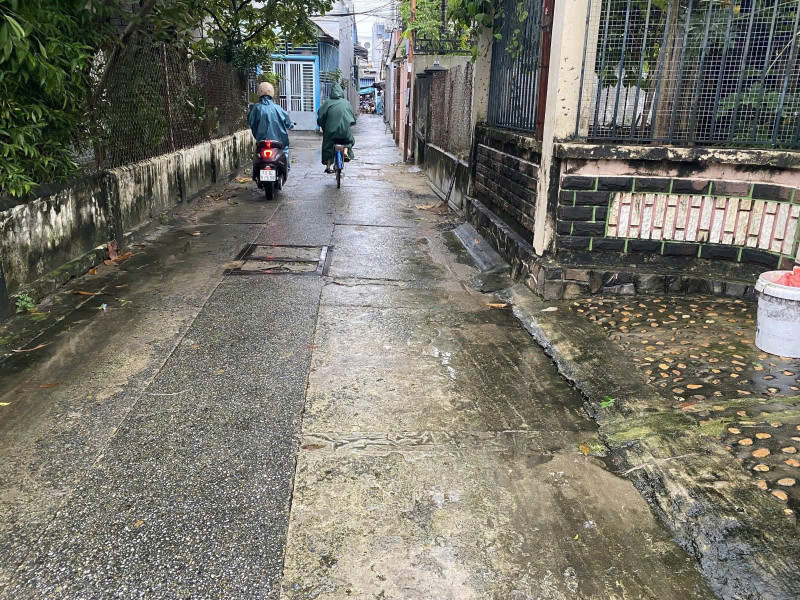 SƠN TRÀ - VÀI BƯỚC RA ĐƯỜNG NGÔ QUYỀN, SÁT CHỢ CHIỀU.  NHÀ C4  DIỆN TÍCH LỚN 110m