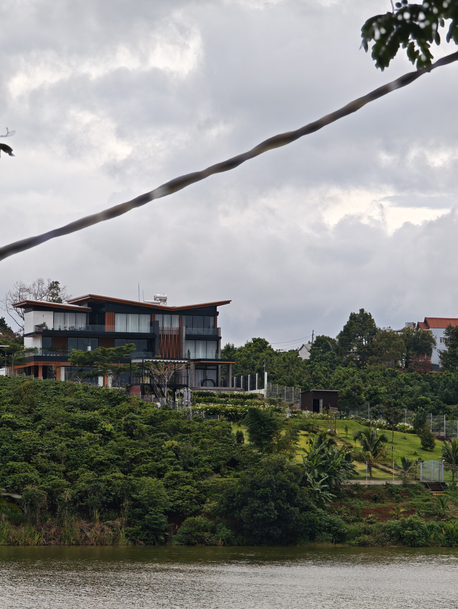Bán đất 11688m² ngang 200m giá 3.5 tỷ tại Thị trấn Di Linh Huyện Di Linh
