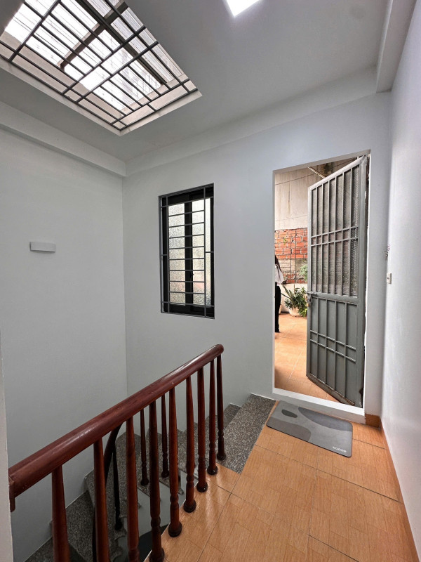 Bán nhà Ngõ Thống Nhất (Hai Bà Trưng) 38/33mT1, 5.5 tầng, mt 3.3m, giá 7.5 Tỷ