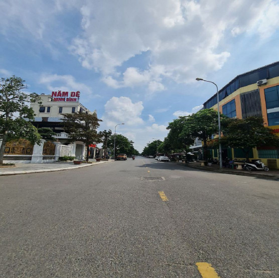 Tái định cư Trâu Quỳ, Gia Lâm. 61m2, mt 4.4m view vườn hoa.Lh 0989894845
