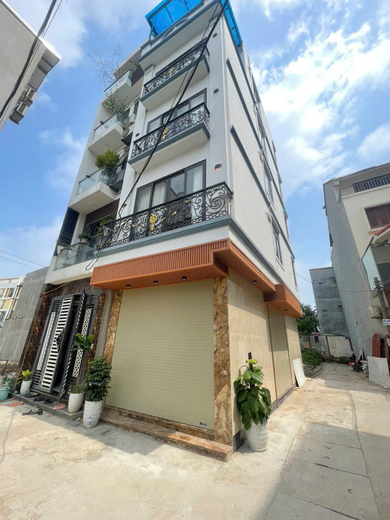 NHÀ ĐẸP - GIÁ TỐT - Vị Trí Đắc Địa Tại Phố Ngô Xuân Quảng, Huyện Gia Lâm, Thành phố Hà Nội