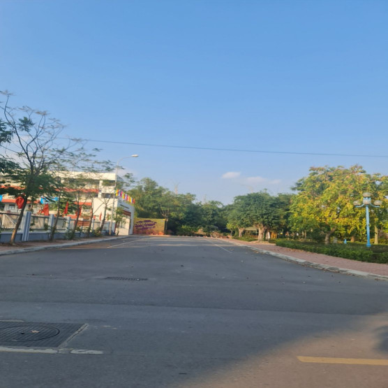 Chính chủ cần tiền bán GẤP lô đất giá chỉ 5 tỷ x. 72m2 ô tô thông.