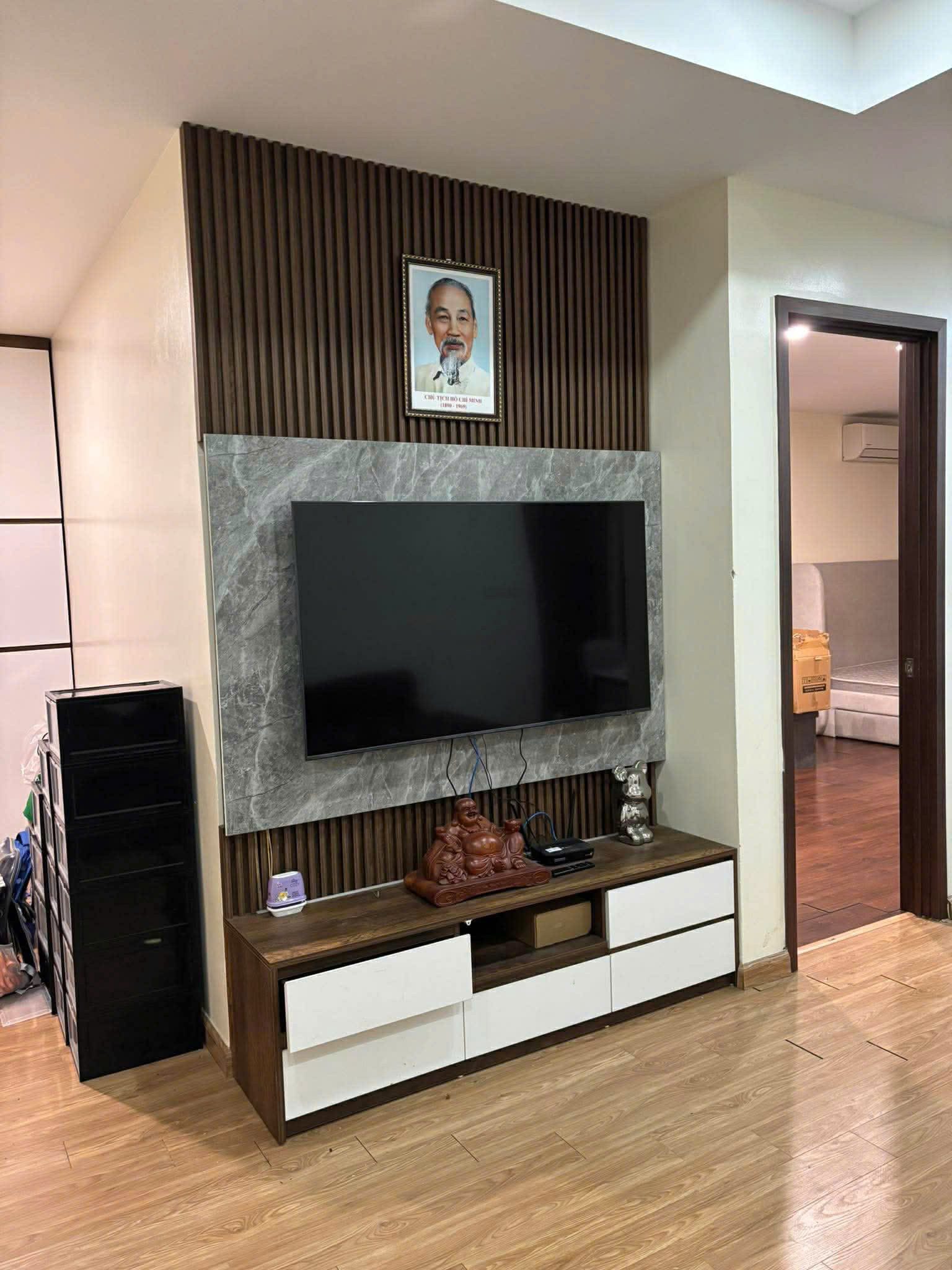 Cần cho thuê căn hộ tầng 8 chung cư OSAKA 48 Ngọc Hồi 80m2 x 2 ngủ, 2wc,  11 Triệu