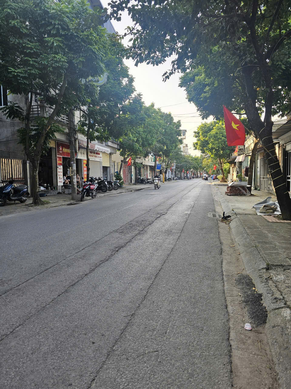 Bán 70m2 mặt phố đường Yên Kiện, Ngọc Hồi, Hà Nội, kinh doanh siêu đỉnh, xe bus đỗ cổng chỉ nhỉnh 10 tỷ