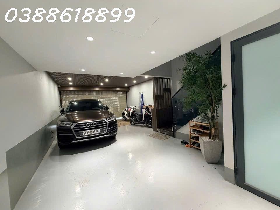 BÁN NHÀ NGỌC KHÁNH –100 M x 5 TẦNG, MT 5,5M – THANG MÁY – 2 MẶT THOÁNG- GARA