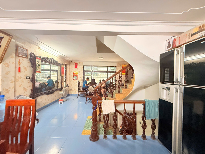 Bán nhà Ngọc Khánh (BĐ) 37m, 4 tầng, mt 4.9m, giá 13.2 tỷ