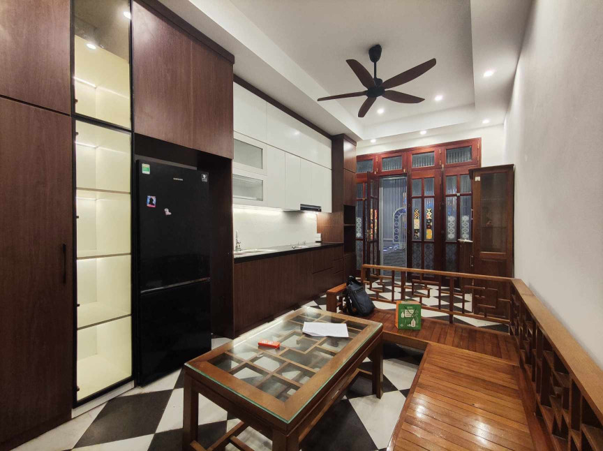 Cho thuê nhà nguyên căn phố Ngọc Khánh, Ba Đình, 32m2, 4 tầng, nhà đẹp full đồ, gần phố