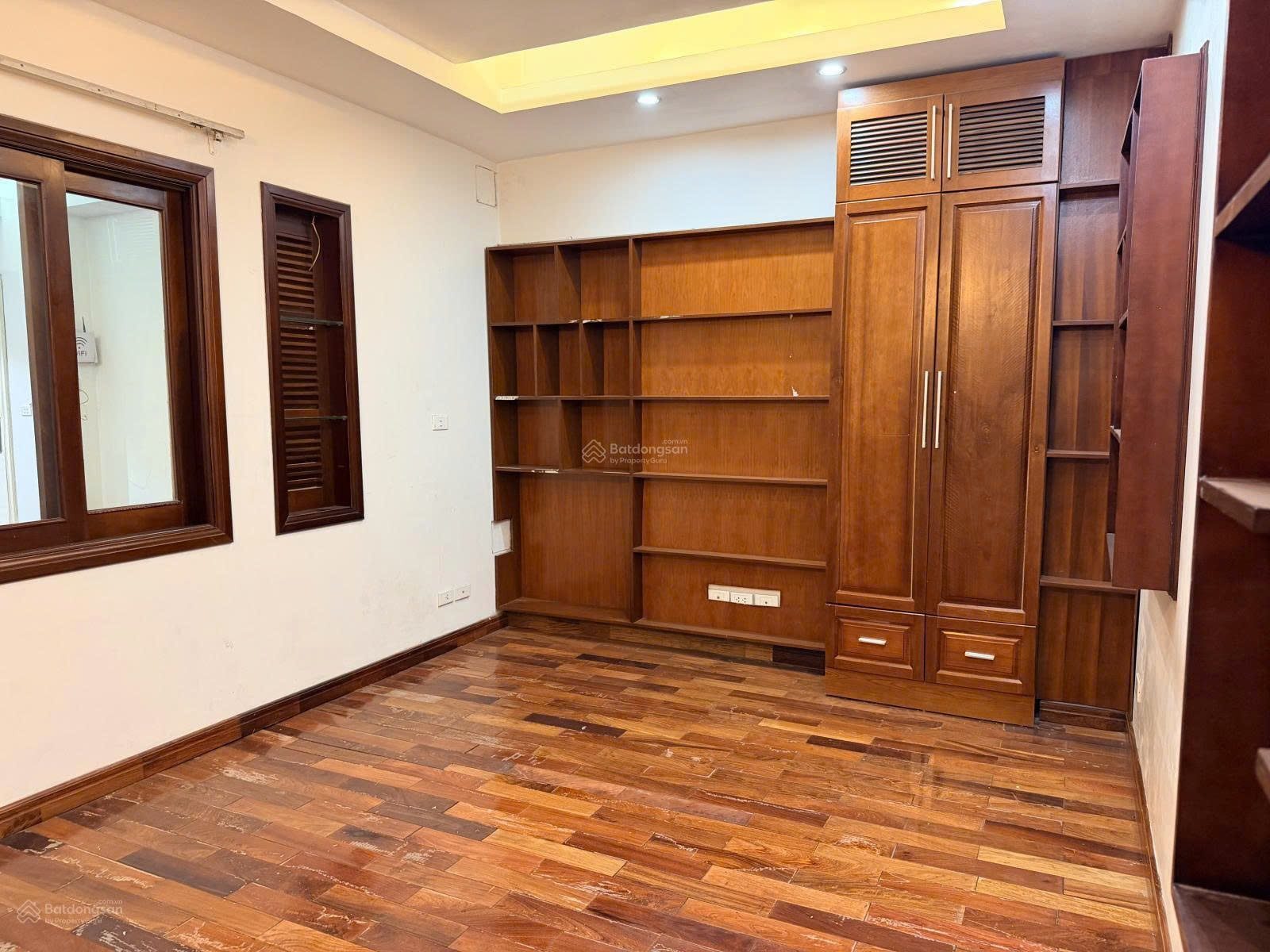 Cho Thuê Chung Cư 142M² 3 Ngủ/ Phố Ngọc Khánh - Ba Đình/ Nội Thất CB/ Giá Thuê 22tr