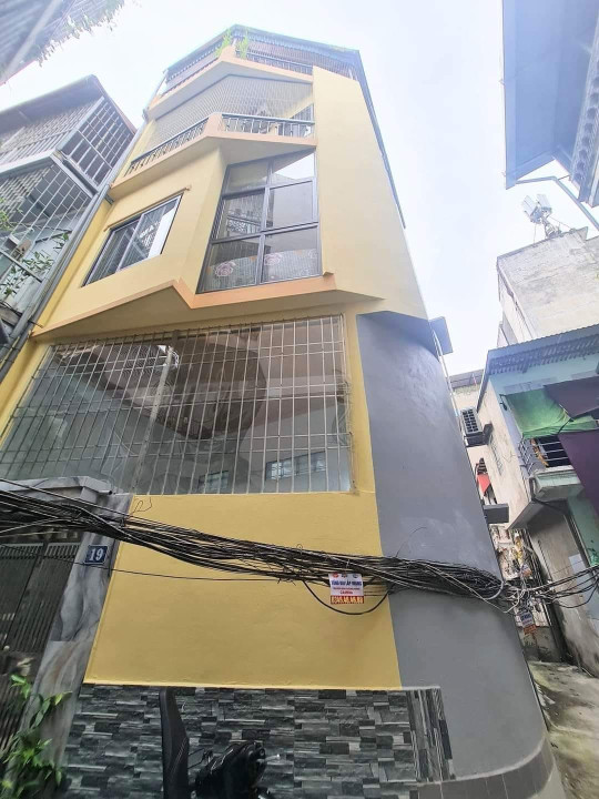 Bán nhà 3 tầng Ngọc Lâm, Long Biên - 90m2 - mặt tiền 6.6m - ô tô - kinh doanh - giá 16 tỷ.