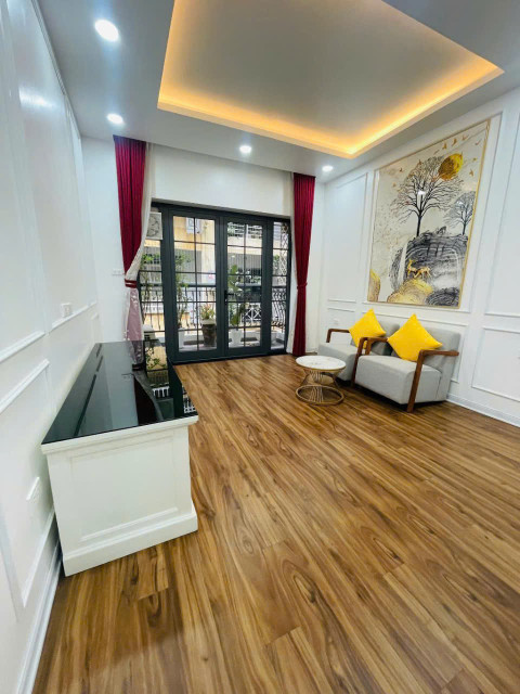 BÁN NHÀ MẶT NGÕ NGỌC LÂM ÔTÔ TRÁNH  KINH DOANH ĐỈNH . VỊ TRÍ ĐẮC ĐỊA . NHÀ MỚI ĐẸP.TẶNG TOÀN BỘ NỘI THẤT CAO CẤP – CHỈ CẦN XÁCH VALI VỀ Ở                     DT: 46M2 X 4 TẦNG - GIÁ: 13.5 TỶ. CÓ TL