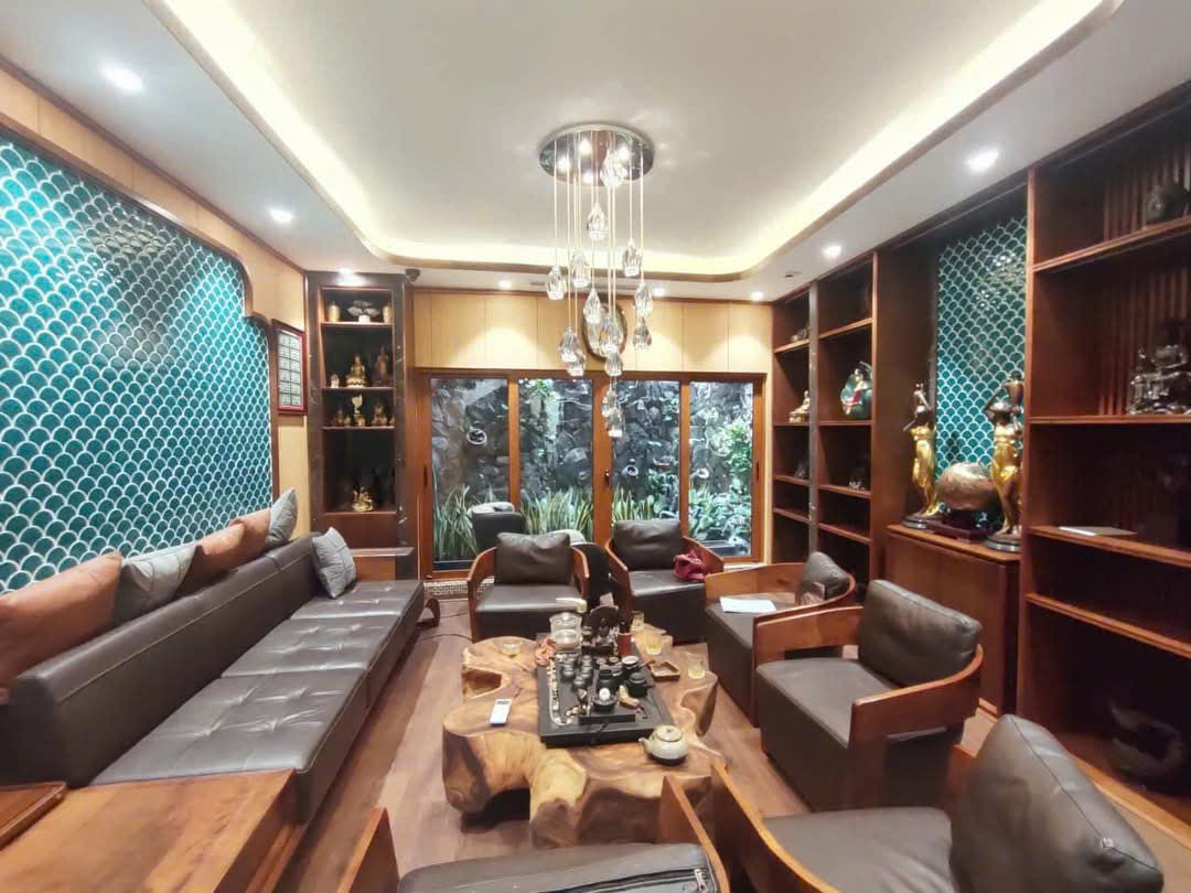 BÁN NHÀ ĐẸP NGỌC LÂM LONG BIÊN - THANG MÁY - GARA OTO  FULL NỘI THẤT CAO CẤP - DT:48M2 X6 TẦNG - GIÁ:18.2 TỶ CÓ THƯƠNG LƯỢNG.