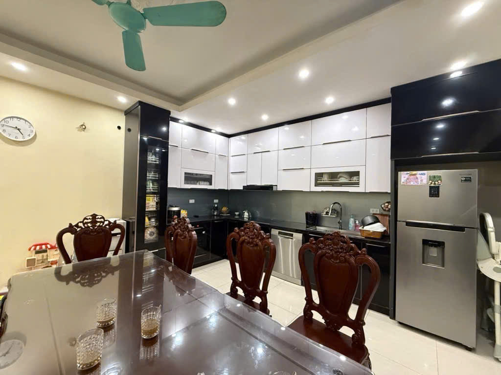 BÁN NHÀ NGỌC LÂM  TRUNG TÂM LONG BIÊN – DT: 116m² x 5 TẦNG - GẦN PHỐ  NGÕ Ô TÔ TRÁNH  KINH DOANH ĐỈNH
GIÁ : 26.680Tỷ. CÓ TL.