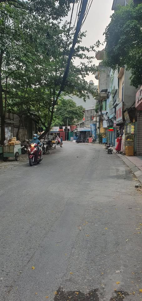 BÁN NHÀ MẶT NGÕ NGỌC LÂM, LONG BIÊN, HÀ NỘI - 54M2, 3 TẦNG, GIÁ HỜI 6.8 TỶ, SỔ ĐỎ CHÍNH CHỦ
NHÀ ĐẸP 3 TẦNG-VỊ TRÍ VÀNG.