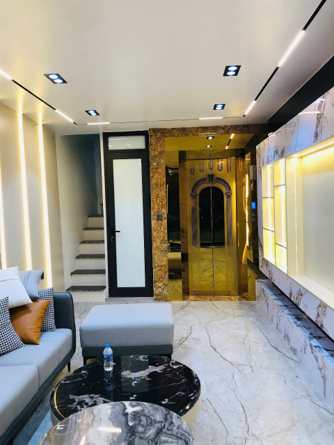 SIÊU PHẨM NGỌC LÂM: VỊ TRÍ VÀNG - Ô TÔ TRÁNH - THANG MÁY NHẬP KHẨU - CHỈ 20M RA PHỐ HỒNG TIẾN! 🔥 CƠ HỘI CÓ 1-0-2 DÀNH CHO NHÀ ĐẦU TƯ THÔNG THÁI VÀ GIA ĐÌNH ĐẲNG CẤP!