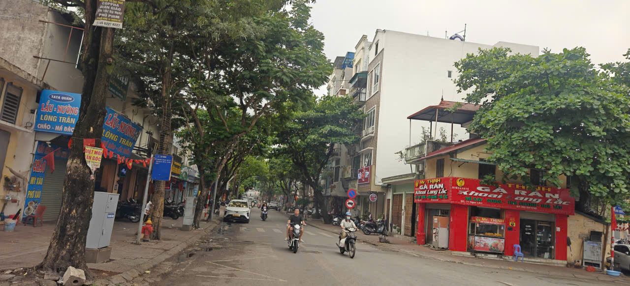 BÁN NHÀ TRUNG TÂM PHỐ NGỌC LÂM GẦN 60M 7 TẦNG THANG MÁY PHÂN LÔ OTO