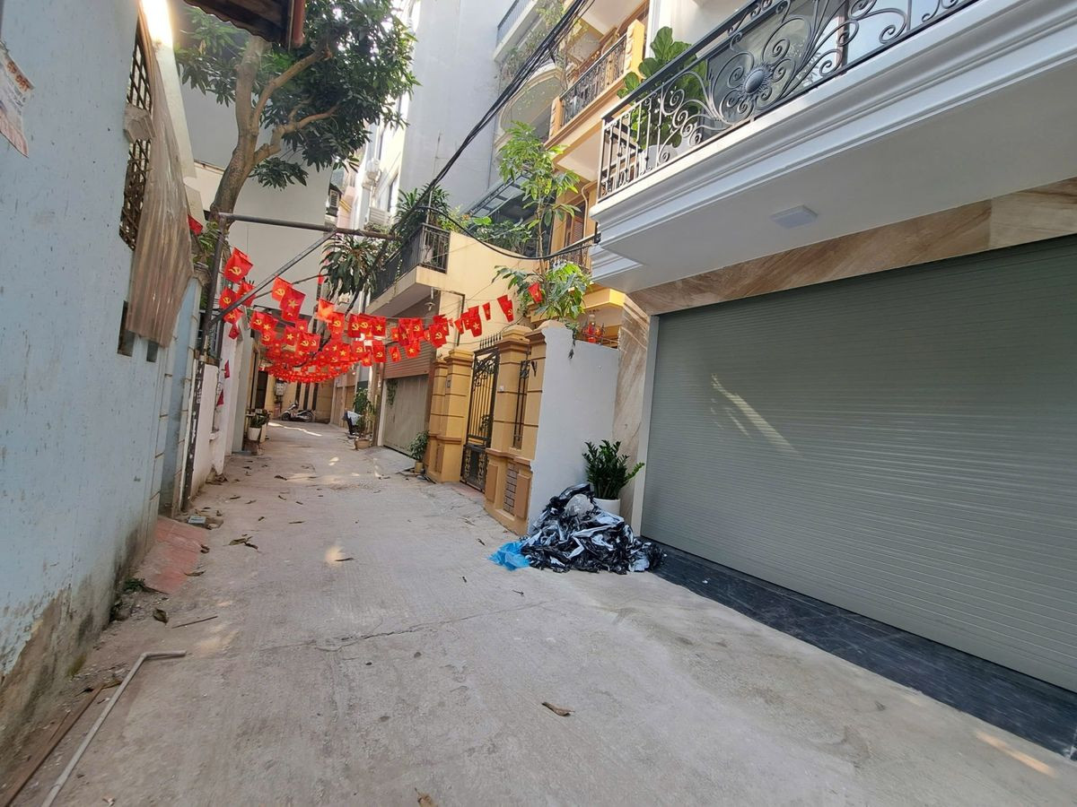 NHÀ MƠI FULL NỘI THẤT Ô TÔ VÀO NHÀ Ngọc Lâm 81m2 X 6 Tầng X 23.5 Tỷ Long Biên Hà Nội.
