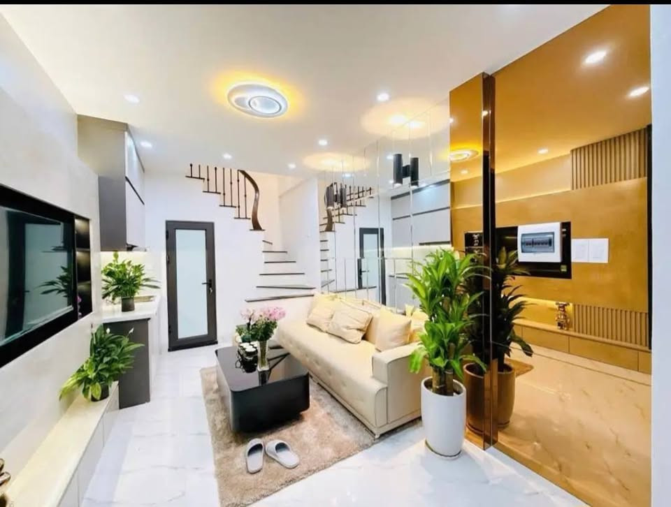 6.X tỷ - 43m, 5 tầng, BÁN NHÀ NGỌC THỤY - BỒ ĐỀ, LONG BIÊN 
Gần ô tô, gần bãi đỗ xe 24/24 tiện lợi