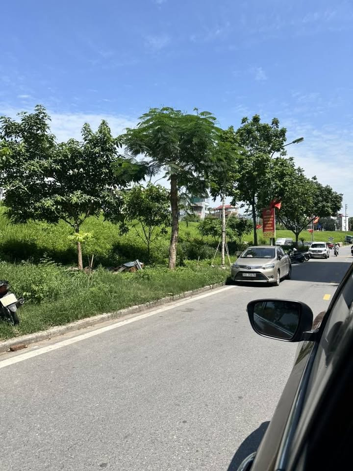 BÁN ĐẤT TẶNG NHÀ- NGỌC THUỴ -LONG BIÊN- 130M, MT 6,5M, Ô TÔ 7 CHỖ VÀO NHÀ QUA NHÀ, HƠN 160 TR/M