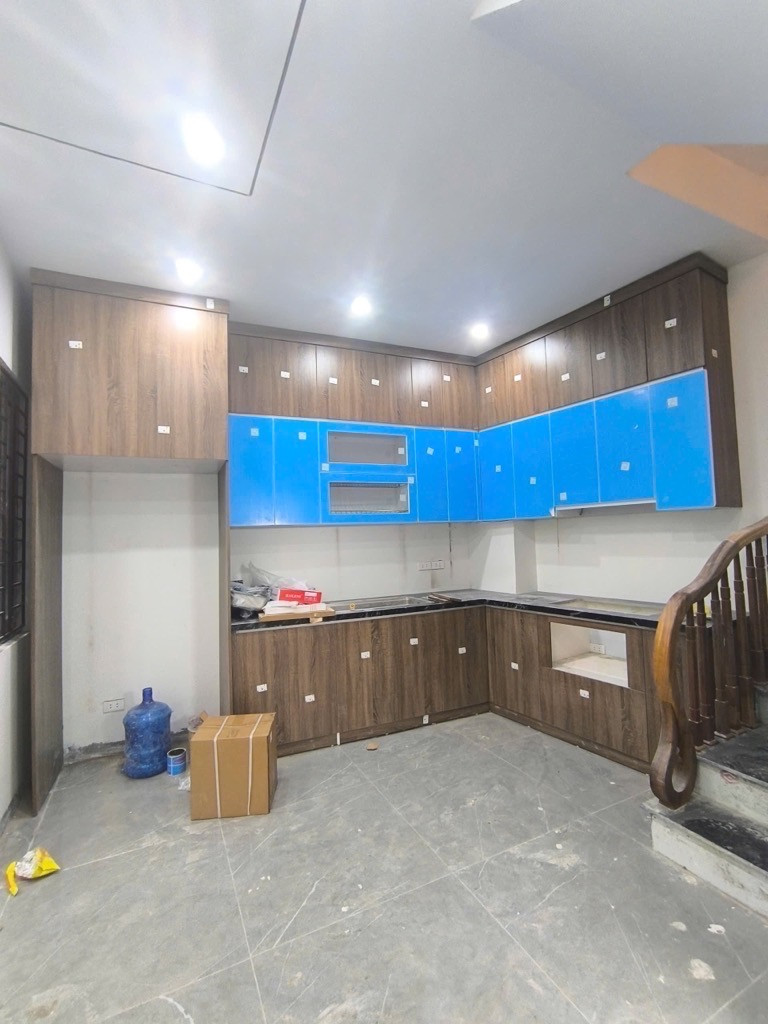 TRUNG TÂM PHƯỜNG NGỌC THUỴ - NHÀ MỚI - SÁT CÔNG VIÊN - FULL NỘI THẤT