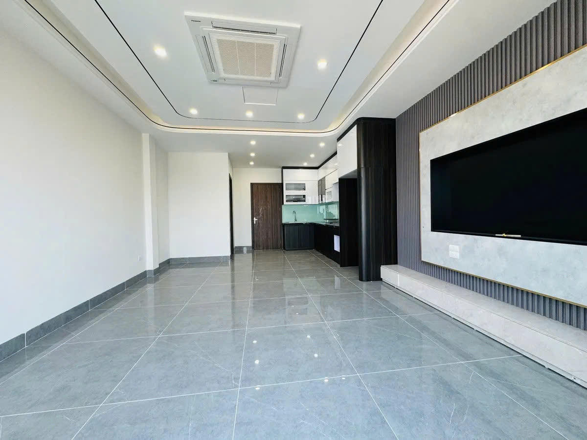 NHÀ MỚI Ô NGỦ TRONG NHÀ 7 TẦNG THANG MÁY Ngọc Thụy 11.2 tỷ Long Biên.