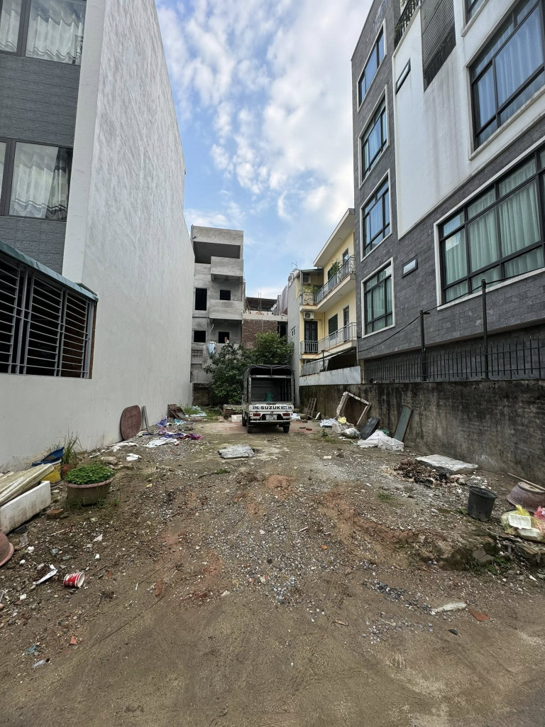 BÁN ĐẤT NGỌC THUỴ, LONG BIÊN DT 136M Ô TÔ VÀO ĐẤT GIÁ CHỈ 21.5 TỶ