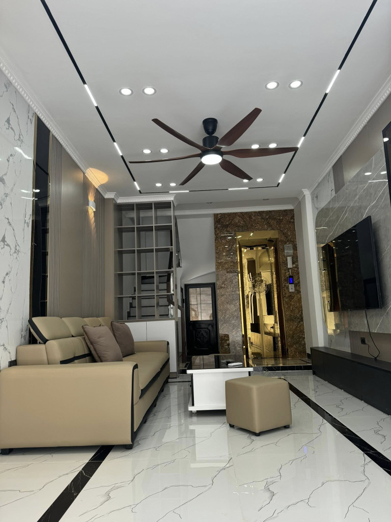 NGỌC THUỴ, LONG BIÊN 6T THANG MÁY FULL NỘI Ở NGAY GẦN Ô TÔ