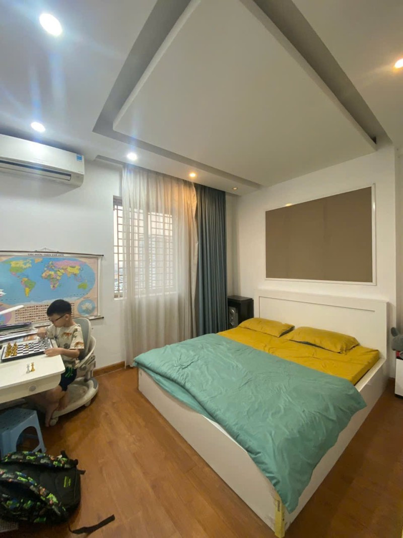 CHUNG CƯ HỌC VIỆN HẬU CẦN – NGỌC THỤY, LONG BIÊN
Tầng cao – View đẹp – 2 phòng ngủ riêng – Diện tích rộng hiếm