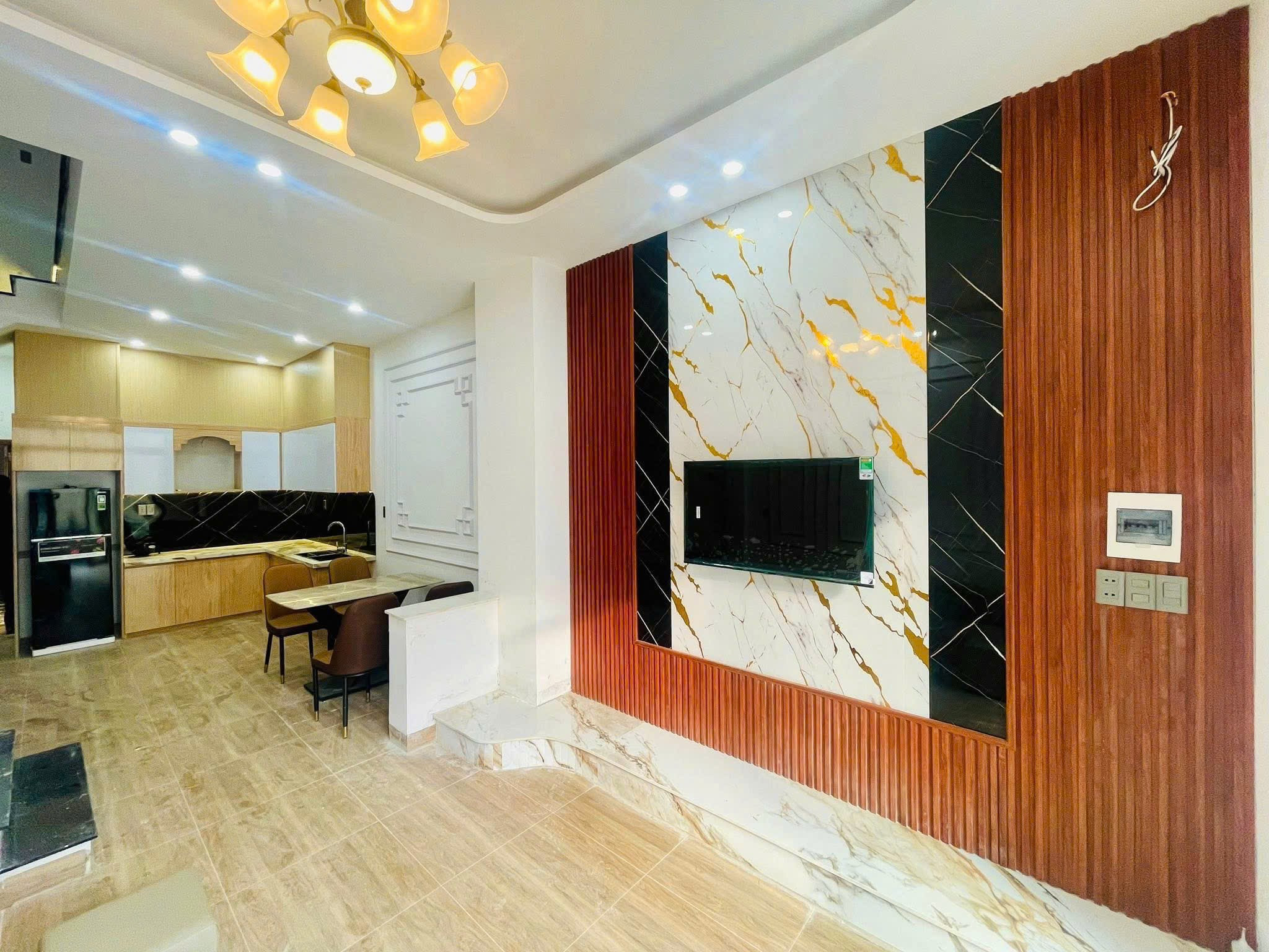 Bán Nhà 2 Tầng tân cổ điển kiệt 35 Ngự Bình , tp Huế giá 2 tỷ 980 triệu