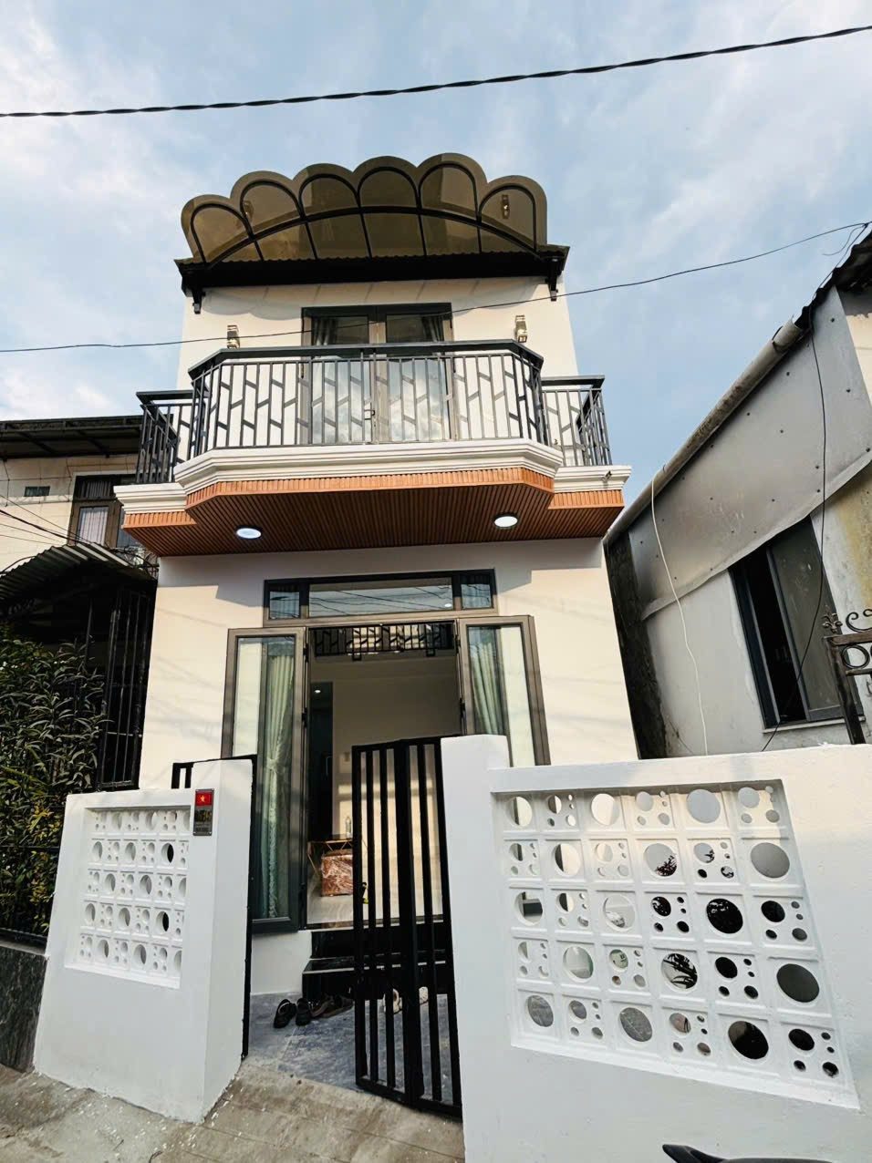 Cần chuyển nhượng nhà gác lững Ngự Bình, tttp Huế giá 2250 tỷ