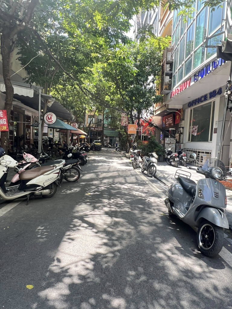 BÁN NHÀ LK ĐƯỜNG NGUYỄN TUÂN. 60M2 - 8 TẦNG, THANG MÁY. GARA Ô TÔ. KINH DOANH.