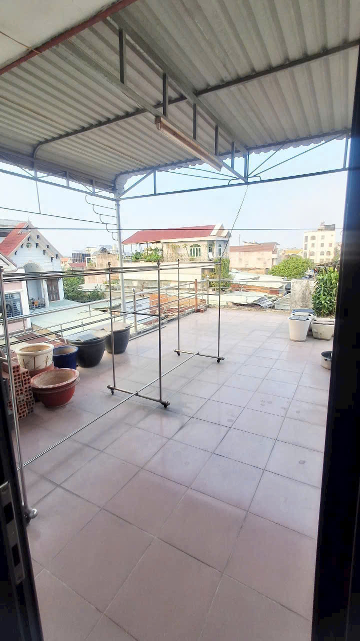 Bán Nhà 1 trệt 2 Lầu, DT 5*25, 4 tỷ 699, Mặt Tiền Chợ, Phường Tân Hiệp.
