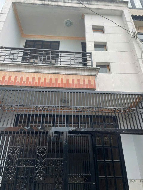 ⭐️ Bán gấp! Nhà Vuông 2 mặt hẻm DTSD 61m2 – Nguyễn Ảnh Thủ Q12