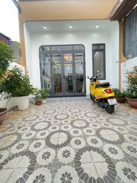 Nhà mới, đẹp ngay chợ Thanh Hoá, 3pn, sổ riêng, đất hồng, chỉ 2tỷ390