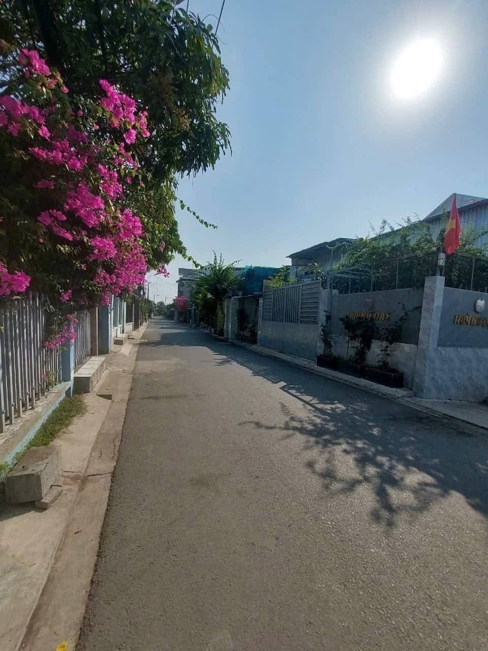 NHÀ 2 TẦNG + DÃY TRỌ 5 PHÒNG ĐƯỜNG 10M NGUYỄN BÌNH, NHƠN ĐỨC, 270M2, GẦN LÀNG ĐẠI HỌC, SHR