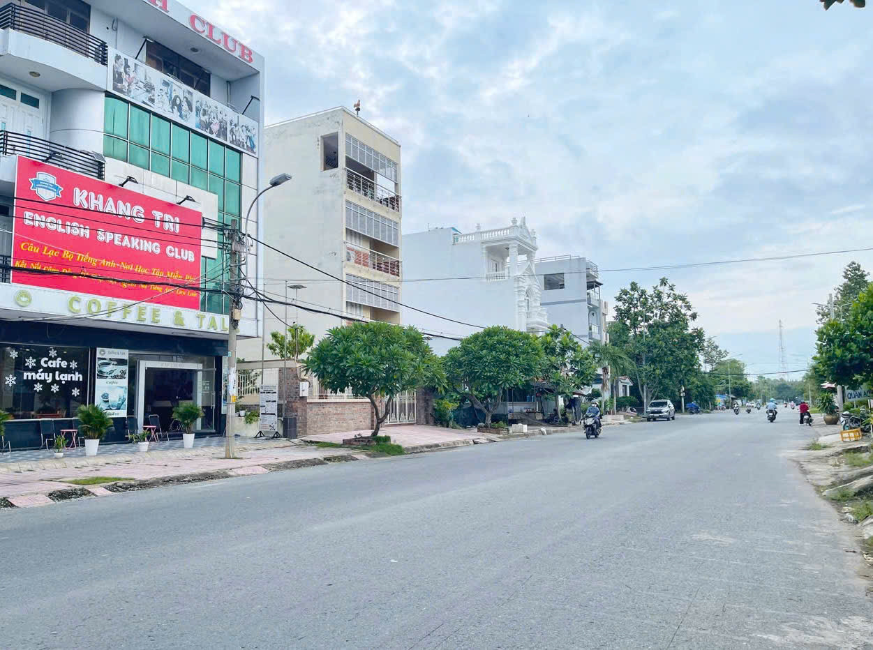 Bán đất ngay TT Huyện Nhà Bè, Phú Xuân, 5x24m, giá 4.5 tỷ, xây tự do