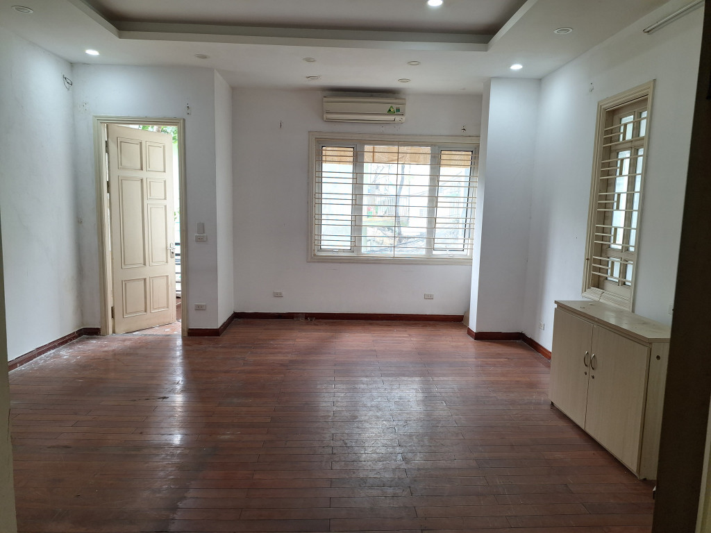 VIP PHÂN LÔ NGUYỄN CHÁNH CẦU GIẤY 75M*5T NHỈNH 26 TỶ, Ô TÔ TRÁNH VỈA HÈ, LÔ GÓC 2 MẶT NGÕ,KINH DOANH VP CỰC ĐỈNH.