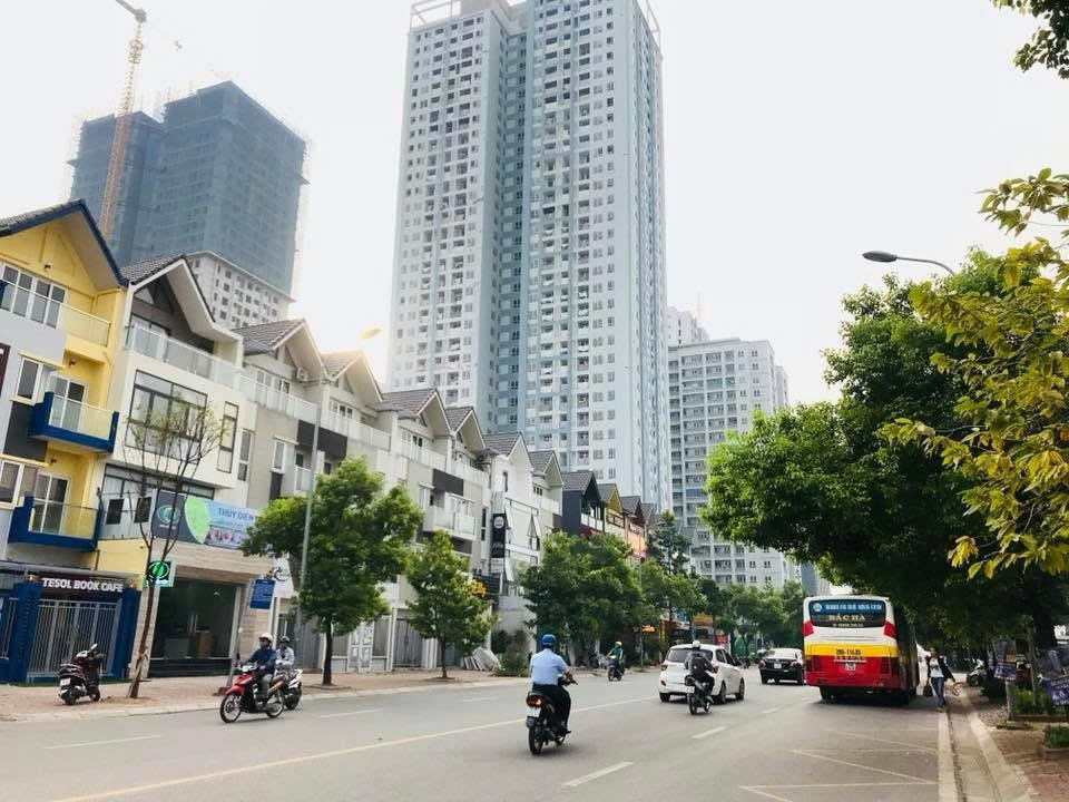 BÁN BIỆT THỰ LÔ GÓC - KĐT NAM TRUNG YÊN, CẦU GIẤY - 137M² - MT 15M - VỈA HÈ 6M - GIÁ 82 TỶ