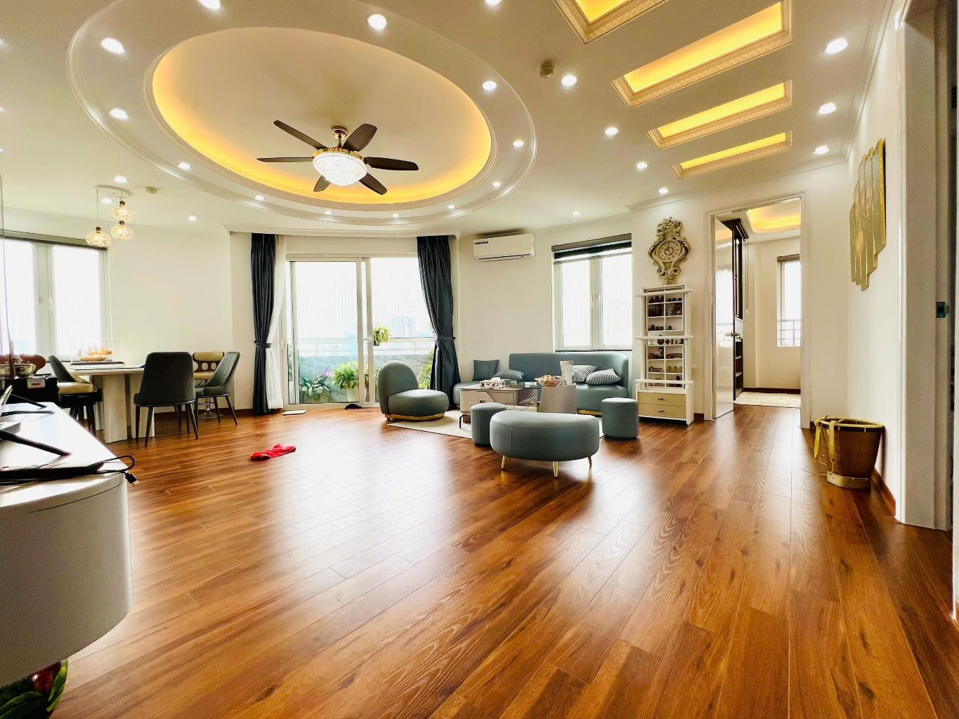Siêu phẩm Nguyễn Chí Thanh, lô góc 105m chỉ 8,68 tỷ, sống gữa phố vàng, thoáng từng Cm không khí