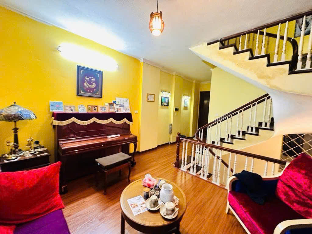 Bán nhà phân lô Nguyễn Chí Thanh, ô tô vào nhà, 6 tầng TM, nhà đẹp ở ngay chỉ 18.5 tỷ