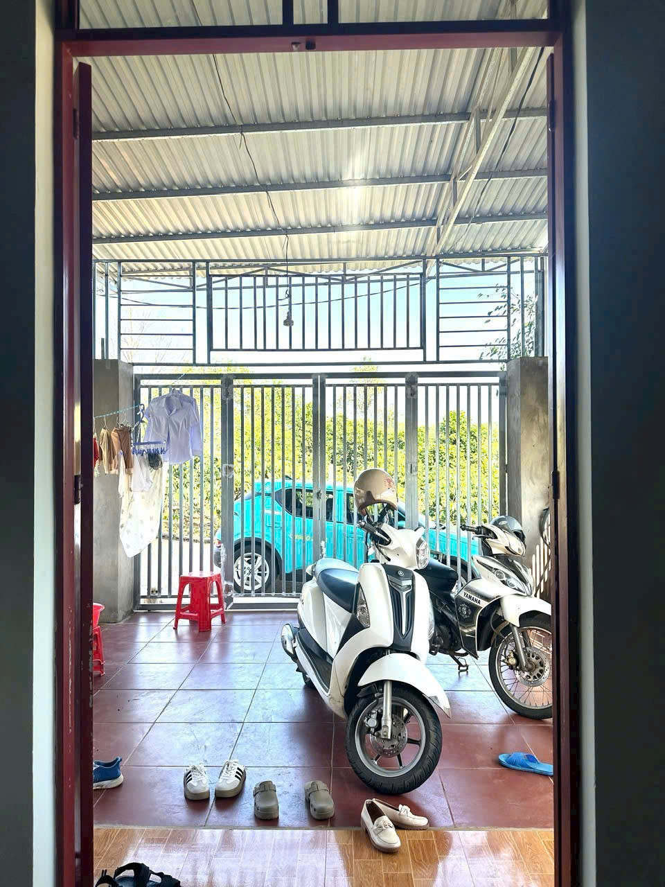 CHỈ 999 TRIỆU – NHÀ GẦN NGUYỄN CHÍ THANH | SÂN Ô TÔ | CÒN ĐẤT TRỒNG RAU, NUÔI GÀ