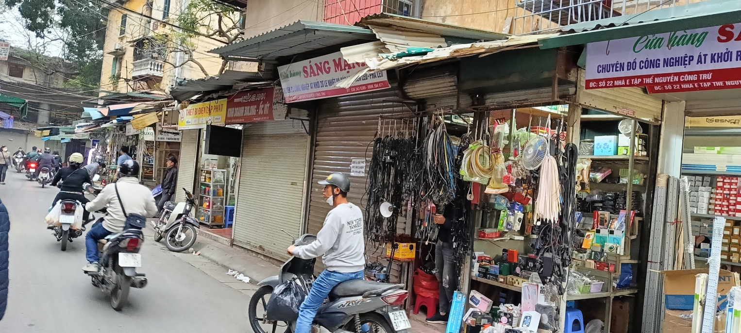 Nhà mặt đường, trung tâm quận HBT, kinh doanh cực đỉnh, lô góc