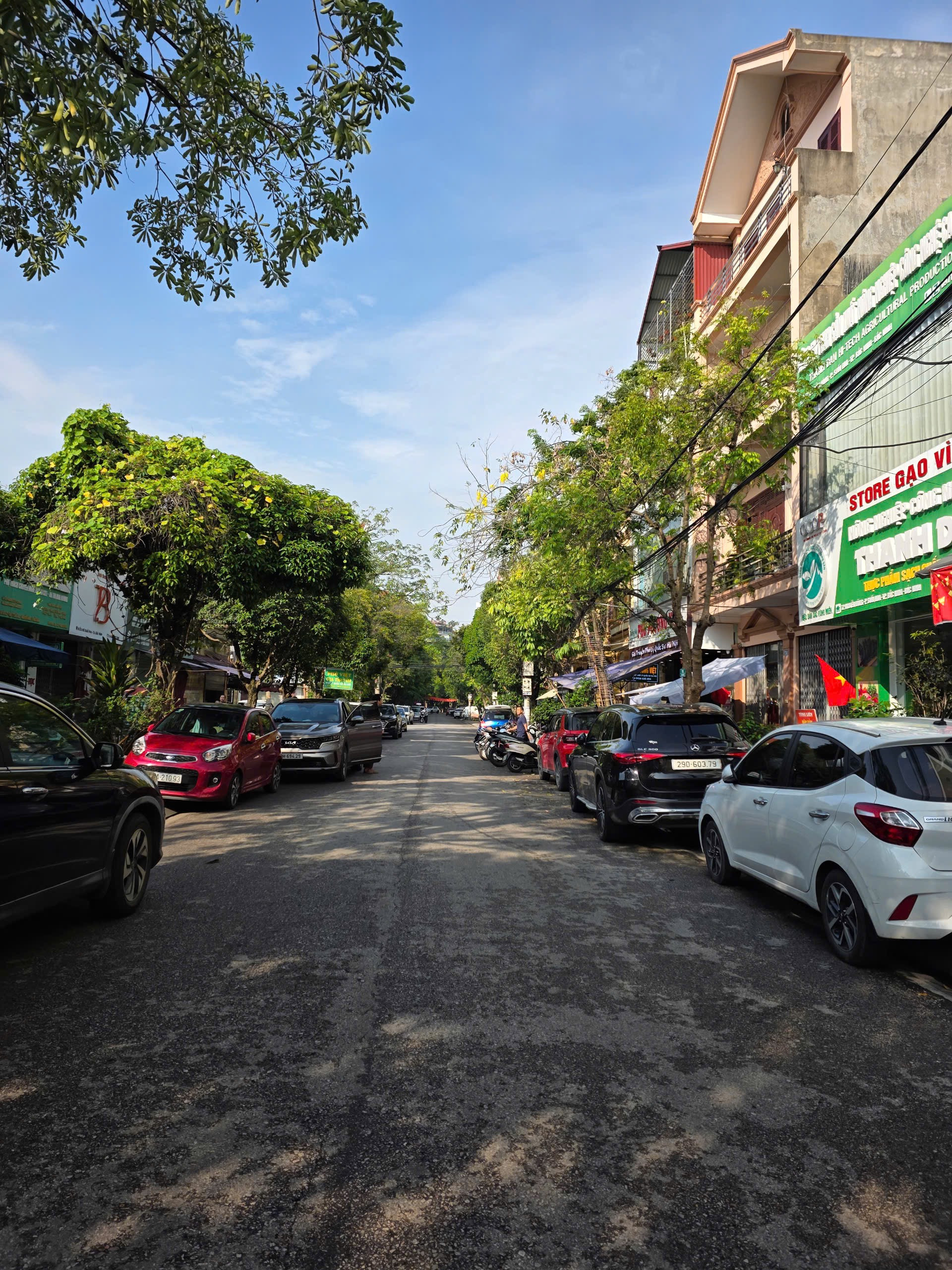Bán đất khu suối hoa nhìn trung tâm chợ. Diện tích 52.5m mặt tiền 4.2m hướng đông nam. Phường kinh bắc tỉnh bắc ninh