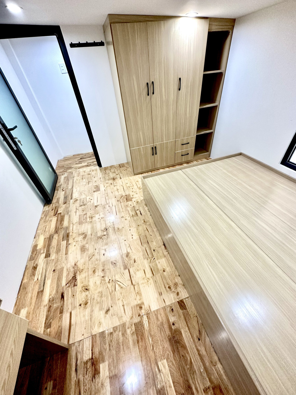 Bán gấp nhà Nguyễn Đình Chiểu,Quận Phú Nhuận, 4x11m2, Giá 3tỷ5, 2PN,2WC, sân để xe, Ban công