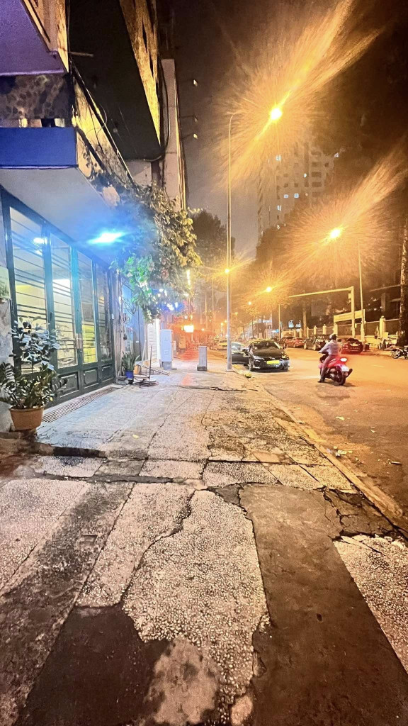 Nhà Mặt Tiền Đường Nguyễn Đình Chiểu Phường Đa Kao Quận 1 .