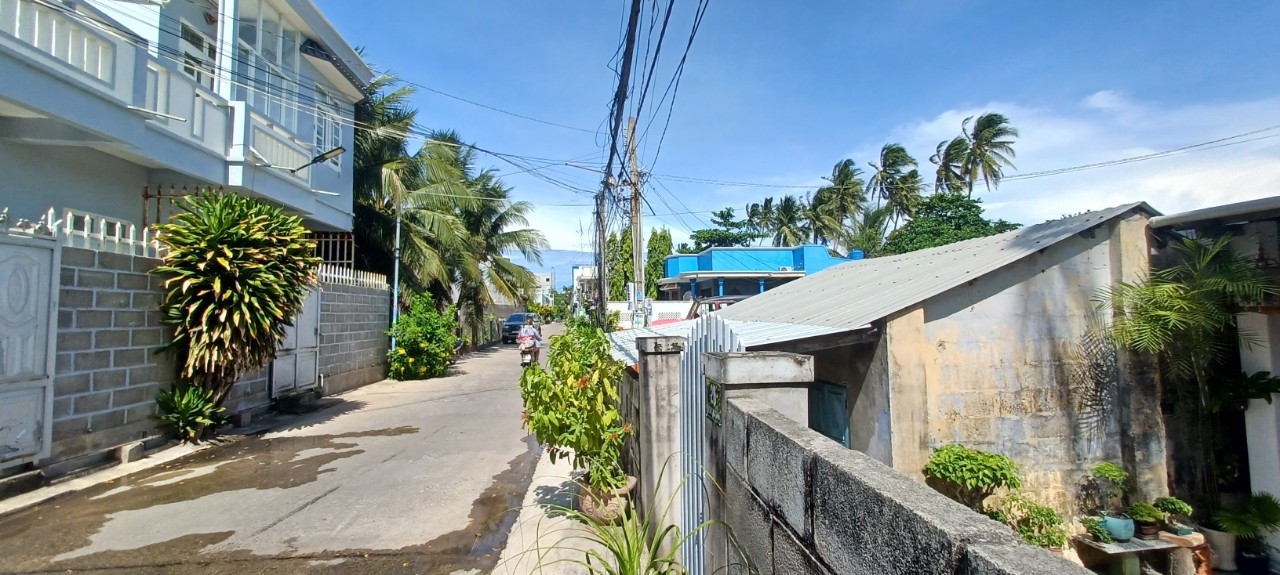 Bán lô đất nhỏ đường Hoà Bình, Hàm Tiến - 115m2 giá 4,0 tỷ tl. LH: 0974090487